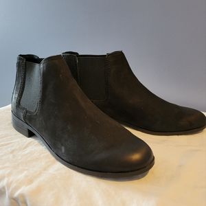 Frye ankle boot 10M (Frye Mallory Chelsea Booties - Nubuck)